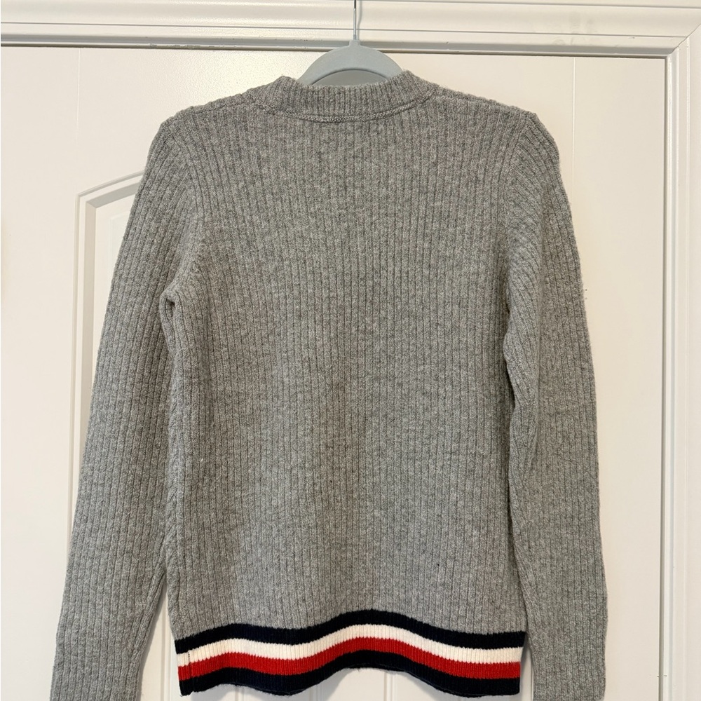 NWT! Tommy Hilfiger Sweater - Picture 3 of 3